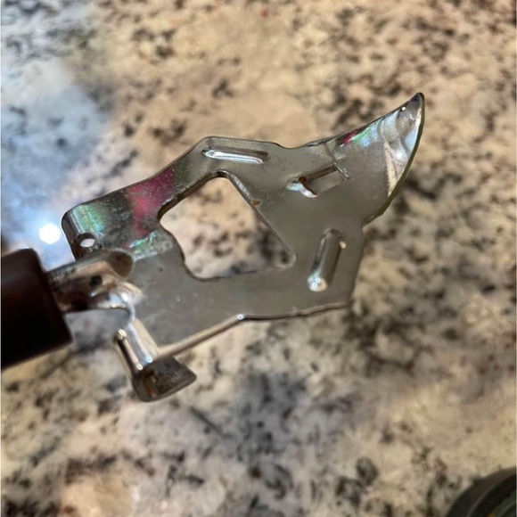 Vintage Bottle Can Opener Mid Century Modern MCM Tortoise Shell Bakelite Handle - Picture 3 of 5